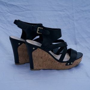 Guess Hylie Wedges in Black